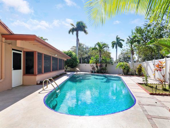 10438 Pippin Lane, Royal Palm Beach FL 33411