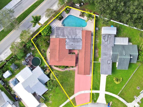 10438 Pippin Lane, Royal Palm Beach FL 33411