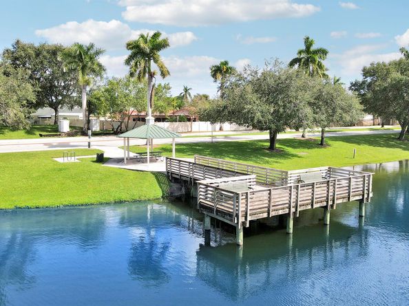 10438 Pippin Lane, Royal Palm Beach FL 33411