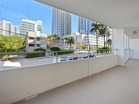 215 N Birch Rd 2B, Fort Lauderdale FL 33304