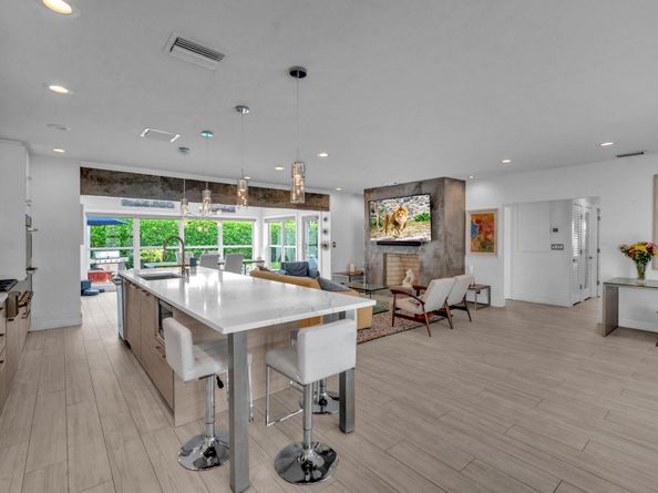 2212 NE 32nd Ave, Fort Lauderdale FL 33305