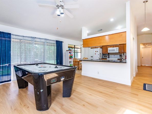 2484 NW 88th Ter, Coral Springs FL 33065