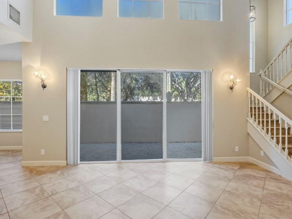 85 Stoney Dr, Palm Beach Gardens FL 33410