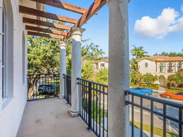 85 Stoney Dr, Palm Beach Gardens FL 33410