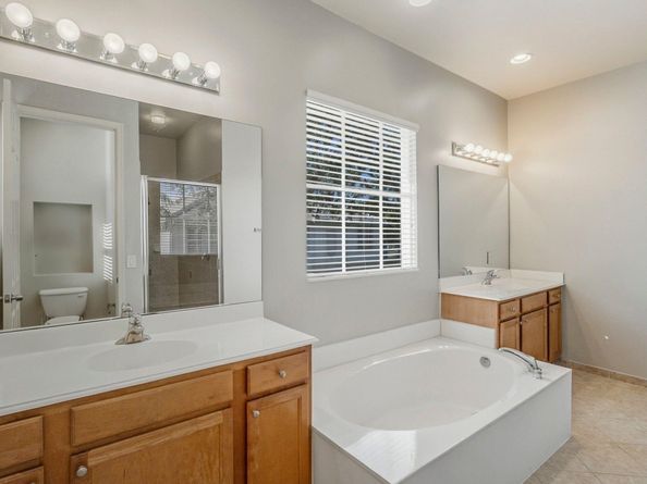85 Stoney Dr, Palm Beach Gardens FL 33410