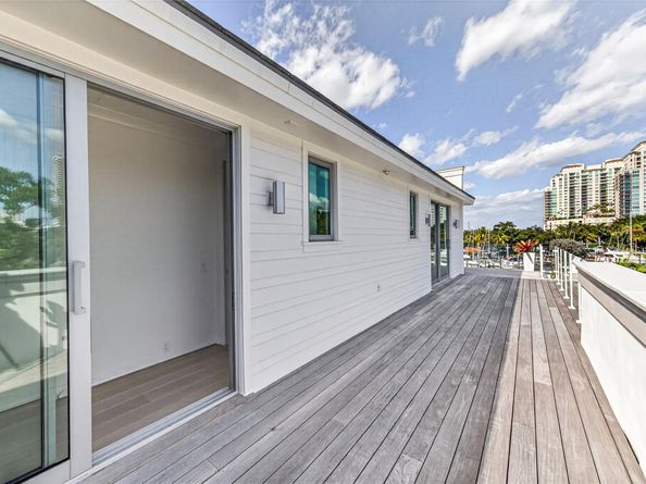 621 SW 5 Place, Fort Lauderdale FL 33315