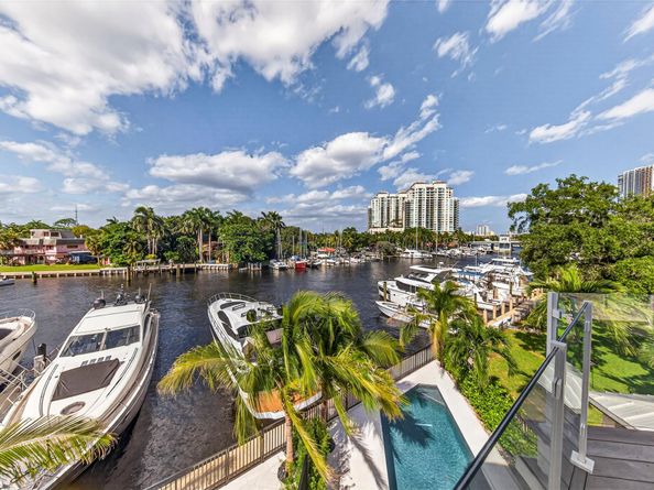 621 SW 5 Place, Fort Lauderdale FL 33315