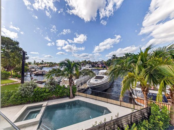 621 SW 5 Place, Fort Lauderdale FL 33315