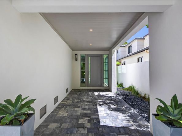 621 SW 5 Place, Fort Lauderdale FL 33315