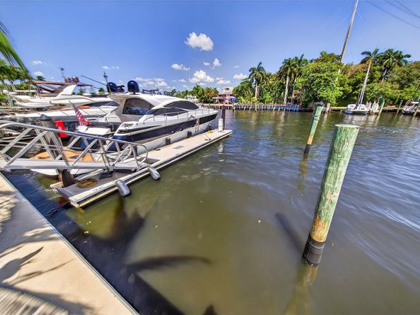 621 SW 5 Place, Fort Lauderdale FL 33315