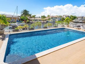 1540 SE 9th St, Deerfield Beach FL 33441