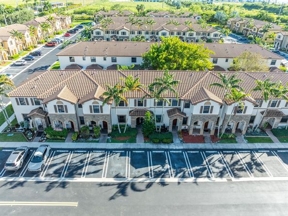 3216 SE 6th St, Homestead FL 33033