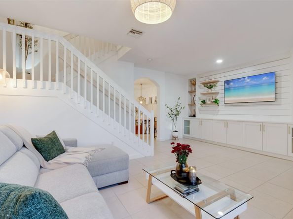 3216 SE 6th St, Homestead FL 33033