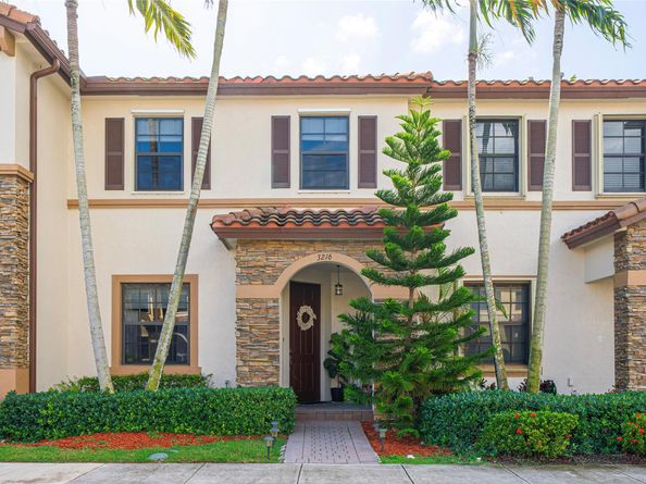 3216 SE 6th St, Homestead FL 33033