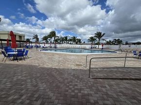 2950 E Crosley Dr I, West Palm Beach FL 33415