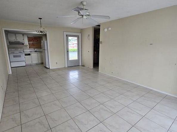 2950 E Crosley Dr I, West Palm Beach FL 33415