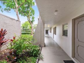 9470 Poinciana Pl 103, Davie FL 33324