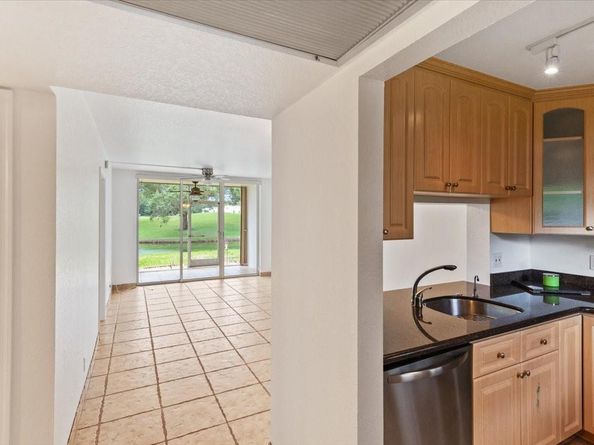 9470 Poinciana Pl 103, Davie FL 33324