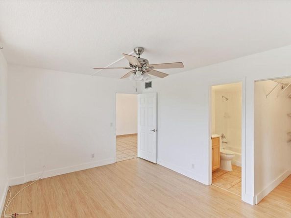 9470 Poinciana Pl 103, Davie FL 33324