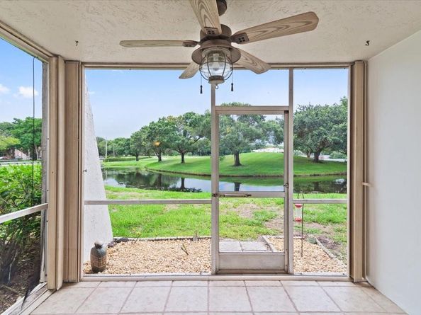 9470 Poinciana Pl 103, Davie FL 33324