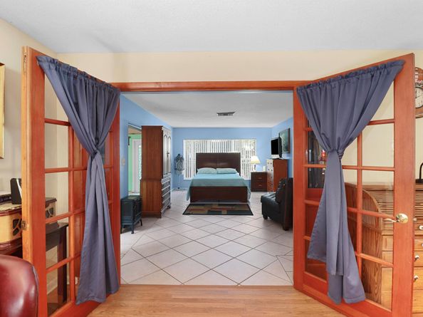 310 Wilma Circle, Riviera Beach FL 33404