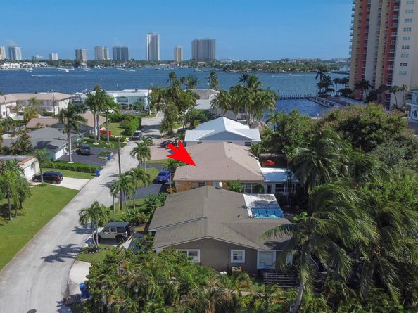 310 Wilma Circle, Riviera Beach FL 33404