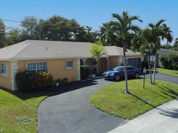 310 Wilma Circle, Riviera Beach FL 33404