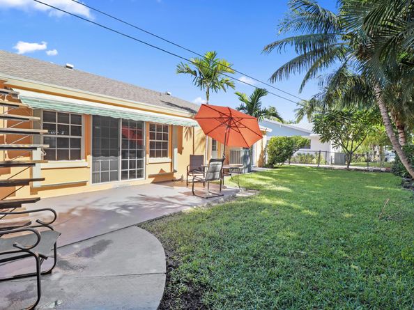 310 Wilma Circle, Riviera Beach FL 33404