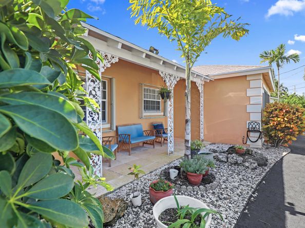 310 Wilma Circle, Riviera Beach FL 33404