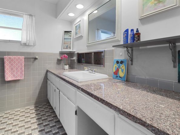 310 Wilma Circle, Riviera Beach FL 33404