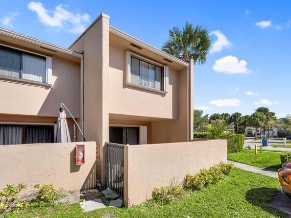 139 Sparrow Drive 2a, Royal Palm Beach FL 33411