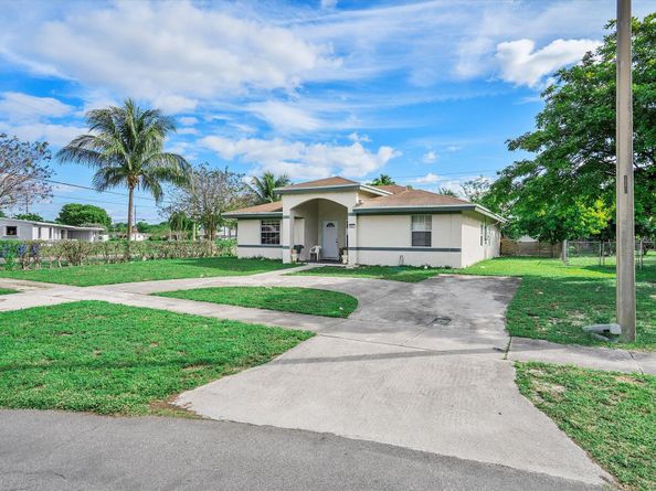 1460 NW 3rd Terrace, Pompano Beach FL 33060