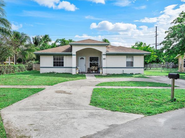 1460 NW 3rd Terrace, Pompano Beach FL 33060