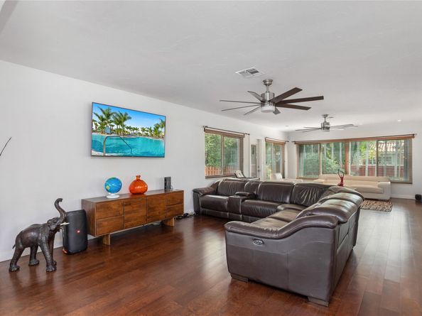 1230 Hollywood Blvd, Hollywood FL 33019