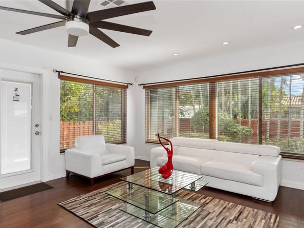 1230 Hollywood Blvd, Hollywood FL 33019