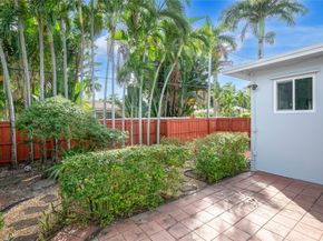 1230 Hollywood Blvd, Hollywood FL 33019