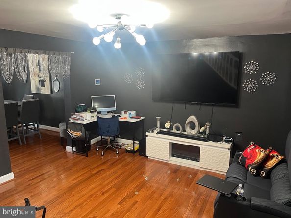 1334 Mckinley Street, Philadelphia PA 19111