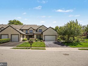 944 Hedgerow Court, Blue Bell PA 19422