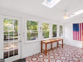 2511 S Grant Street, Arlington VA 22202
