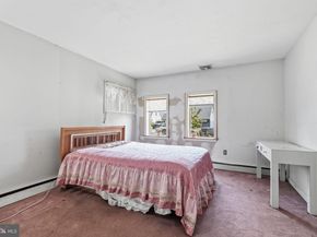 21 Iris Road, Levittown PA 19057