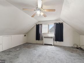 21 Iris Road, Levittown PA 19057