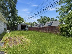 21 Iris Road, Levittown PA 19057