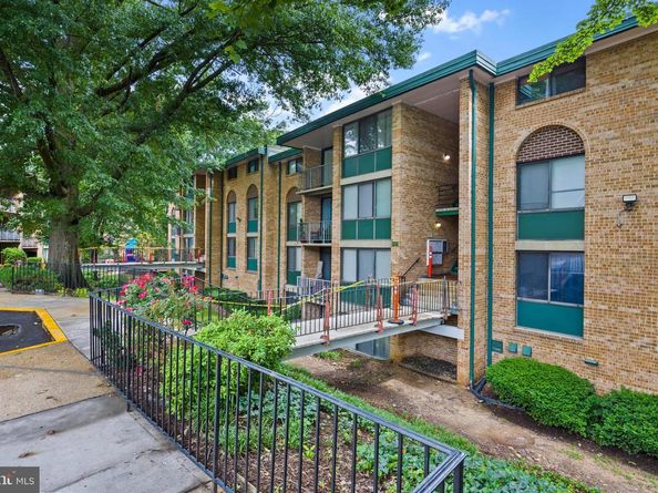 503 N Armistead Street 102, Alexandria VA 22312
