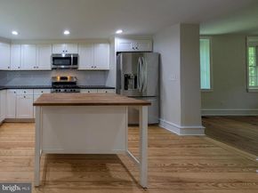 1390 Cinnamon Drive, Fort Washington PA 19034