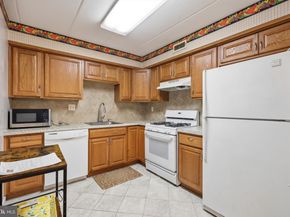 8910 Krewstown Road 118, Philadelphia PA 19115