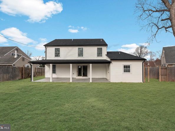 122 Ivy Hill Road, Levittown PA 19057