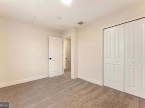 122 Ivy Hill Road, Levittown PA 19057