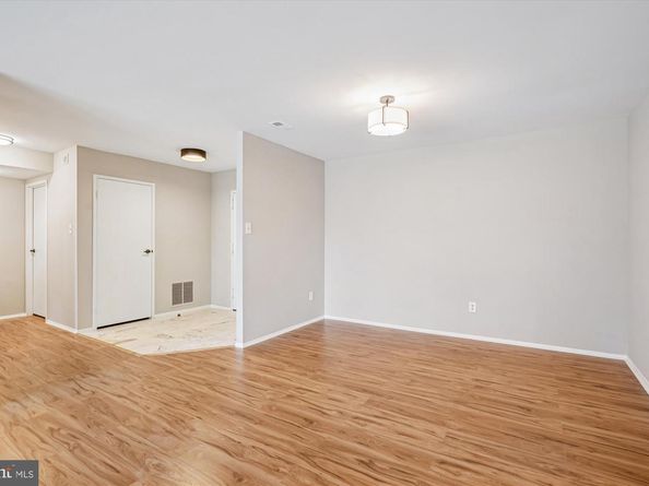 3031 Borge Street 108, Oakton VA 22124