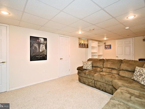 21 Violet Lane, Newtown PA 18940