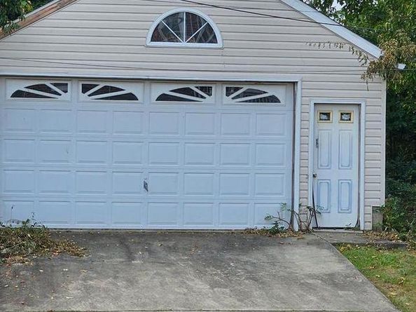 357 Cedar Avenue, Holmes PA 19043